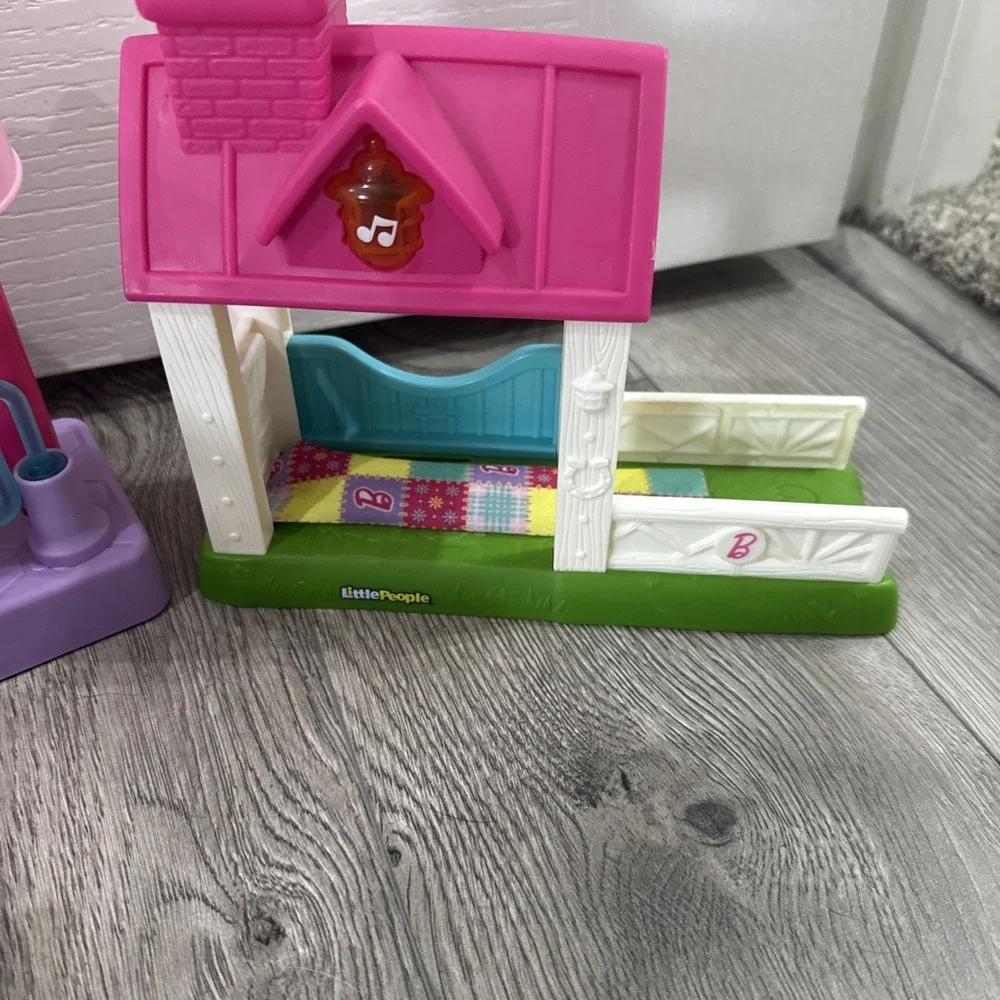 Fisher-Price Little‎ People Barbie Pet Spa & Horse Stable Play sets
